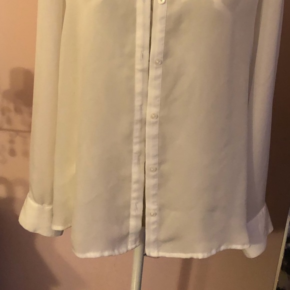 Guess white button down blouse - Picture 2 of 6